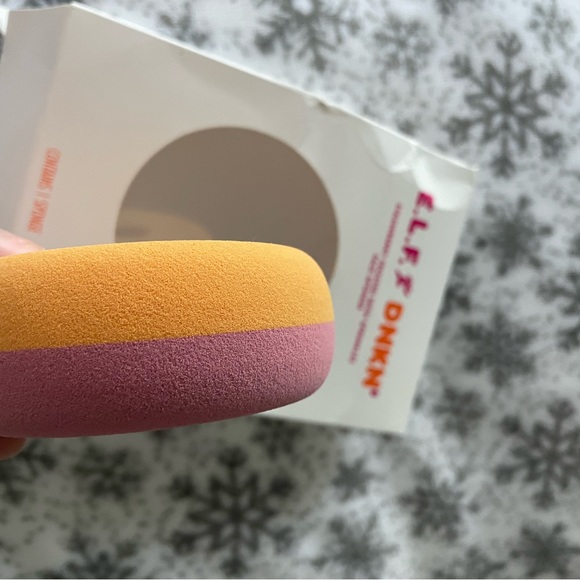 BNIB, Never used, E.L.F. X Dunkin Donuts Doughnut Makeup Sponge, Limited Edition - Picture 5 of 5